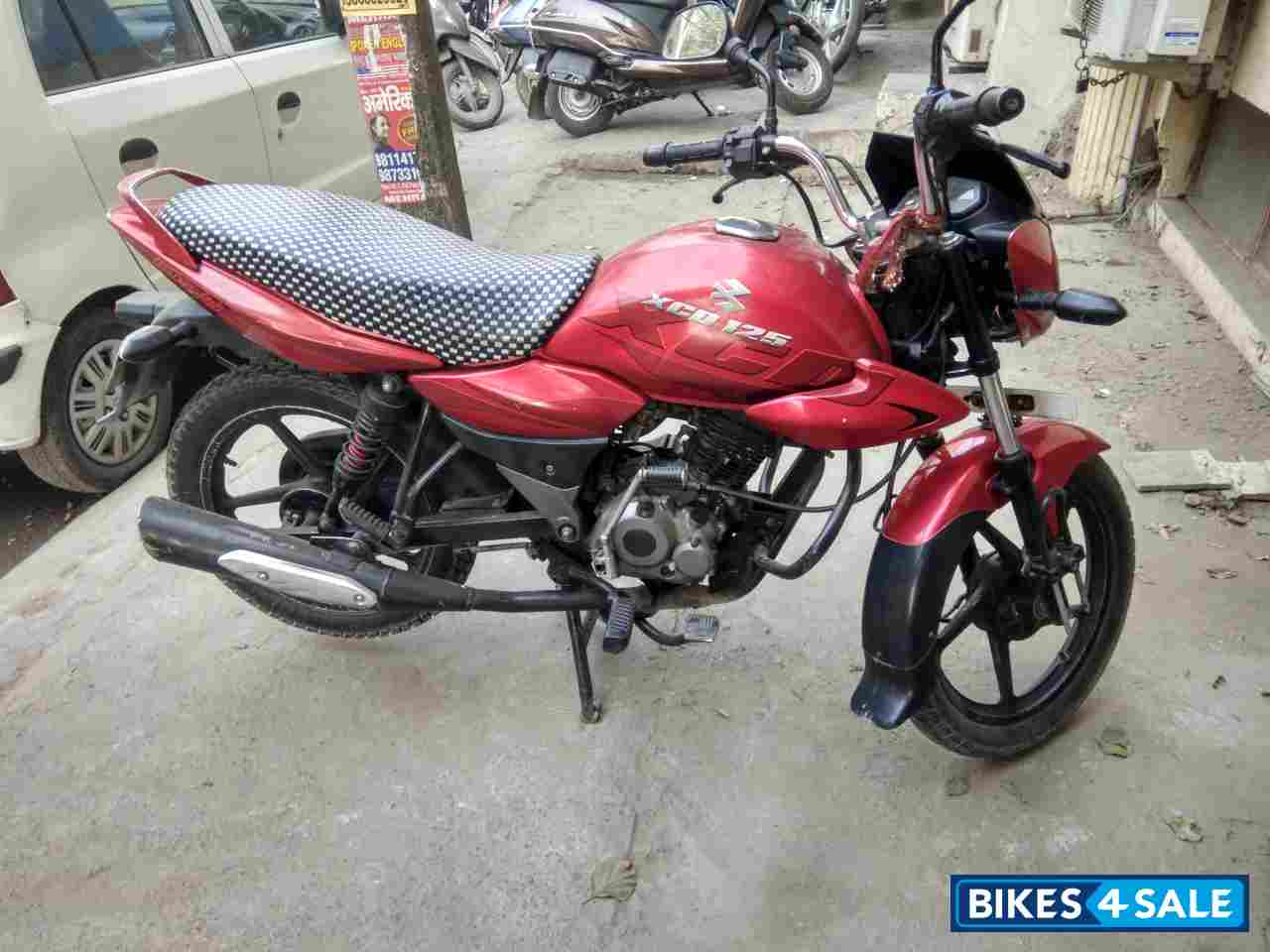 Wine Red Bajaj XCD 125 DTS-Si