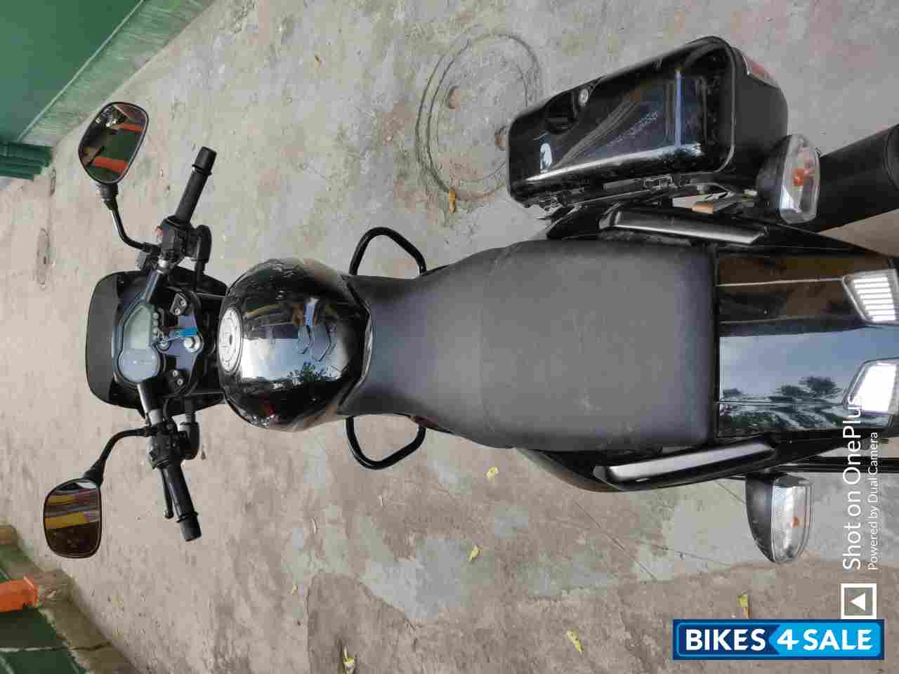 Black Silver Bajaj Pulsar 180 DTSi