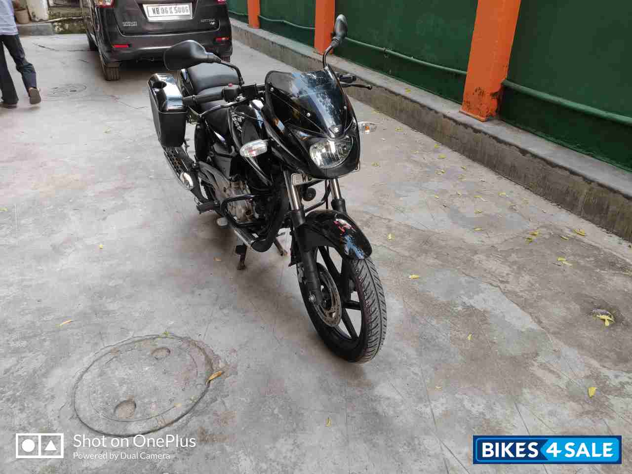 Black Silver Bajaj Pulsar 180 DTSi