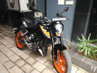 Ebony Black KTM Duke 200