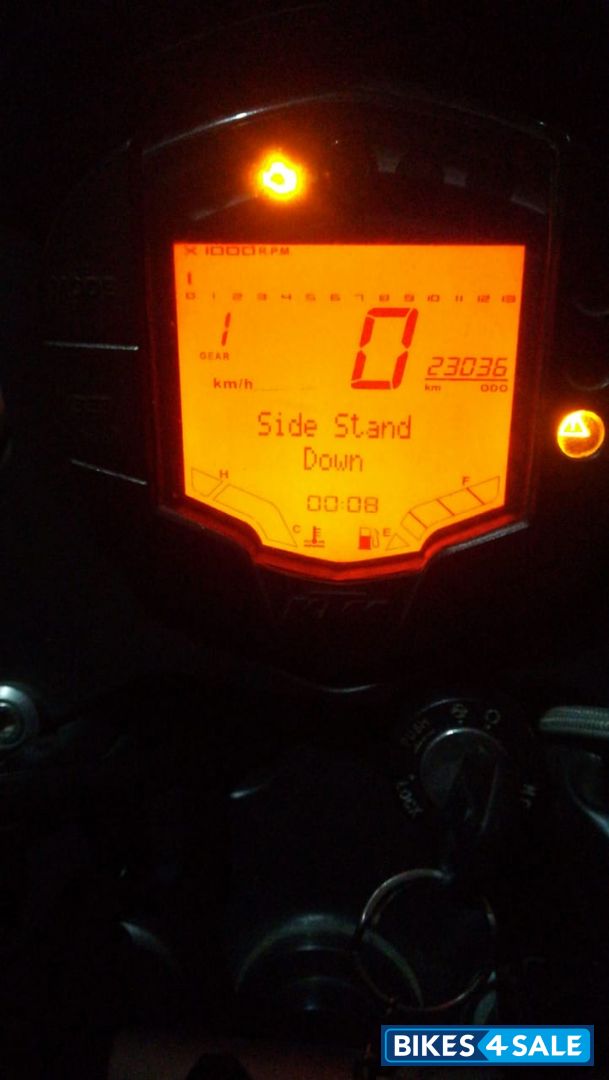 Ebony Black KTM Duke 200 Ebony Black KTM Duke 200