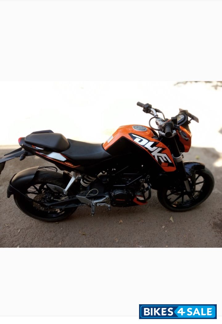 Orange KTM Duke 200