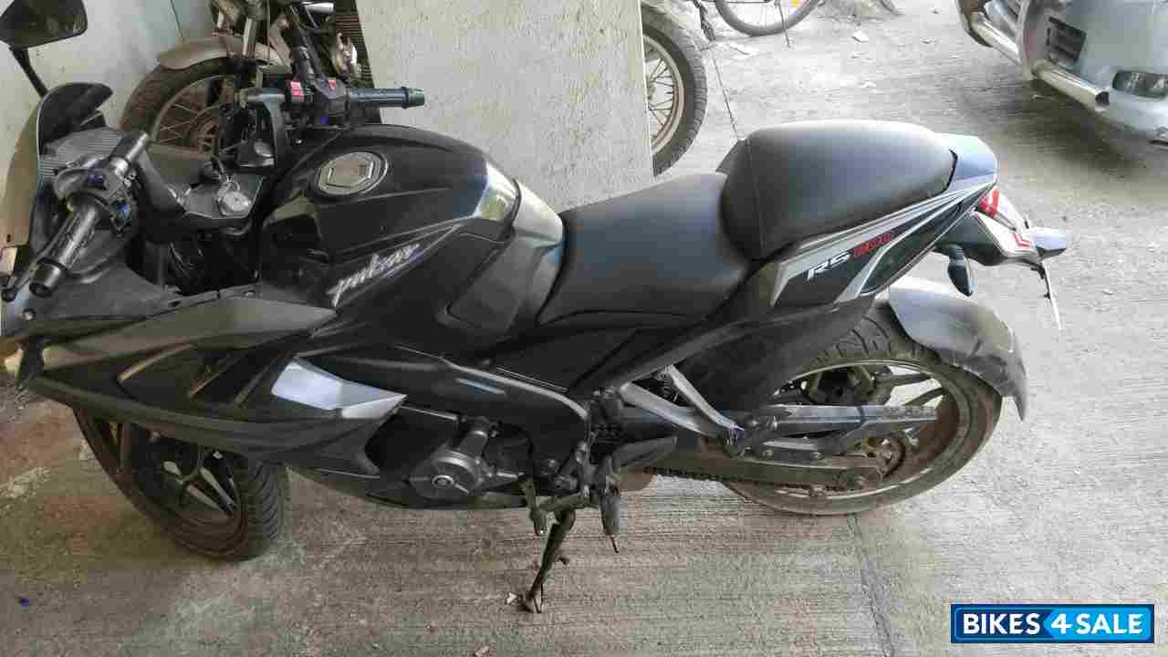 Black And Grey Bajaj Pulsar RS 200 Black And Grey Bajaj Pulsar RS 200
