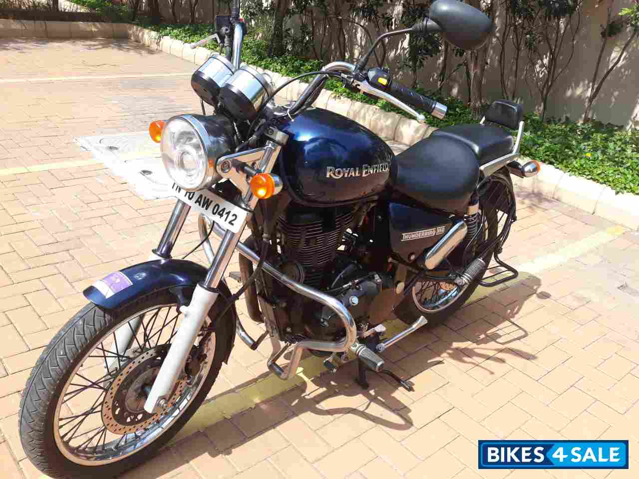 Blue Royal Enfield Thunderbird 350 Blue Royal Enfield Thunderbird 350