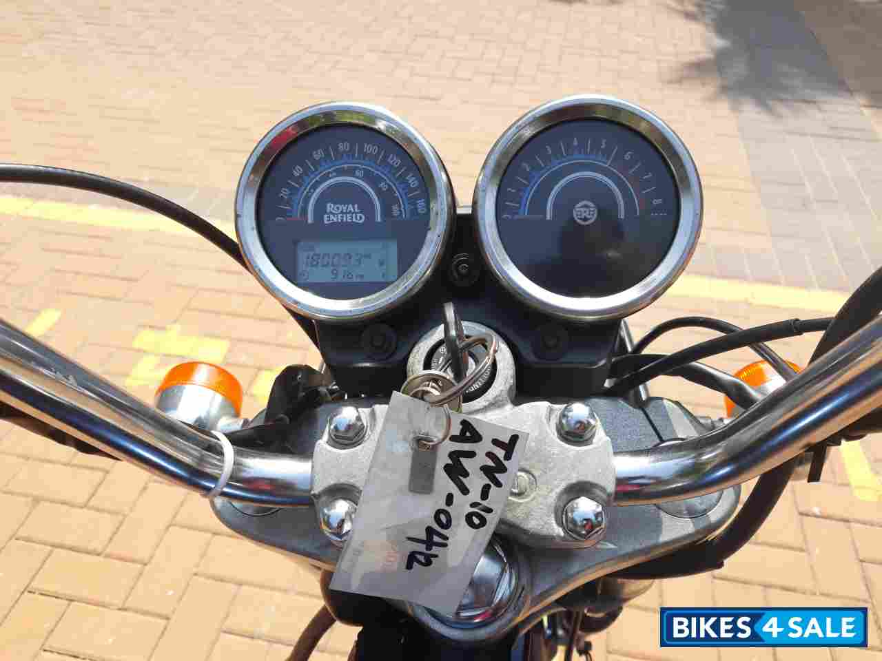 Blue Royal Enfield Thunderbird 350 Blue Royal Enfield Thunderbird 350