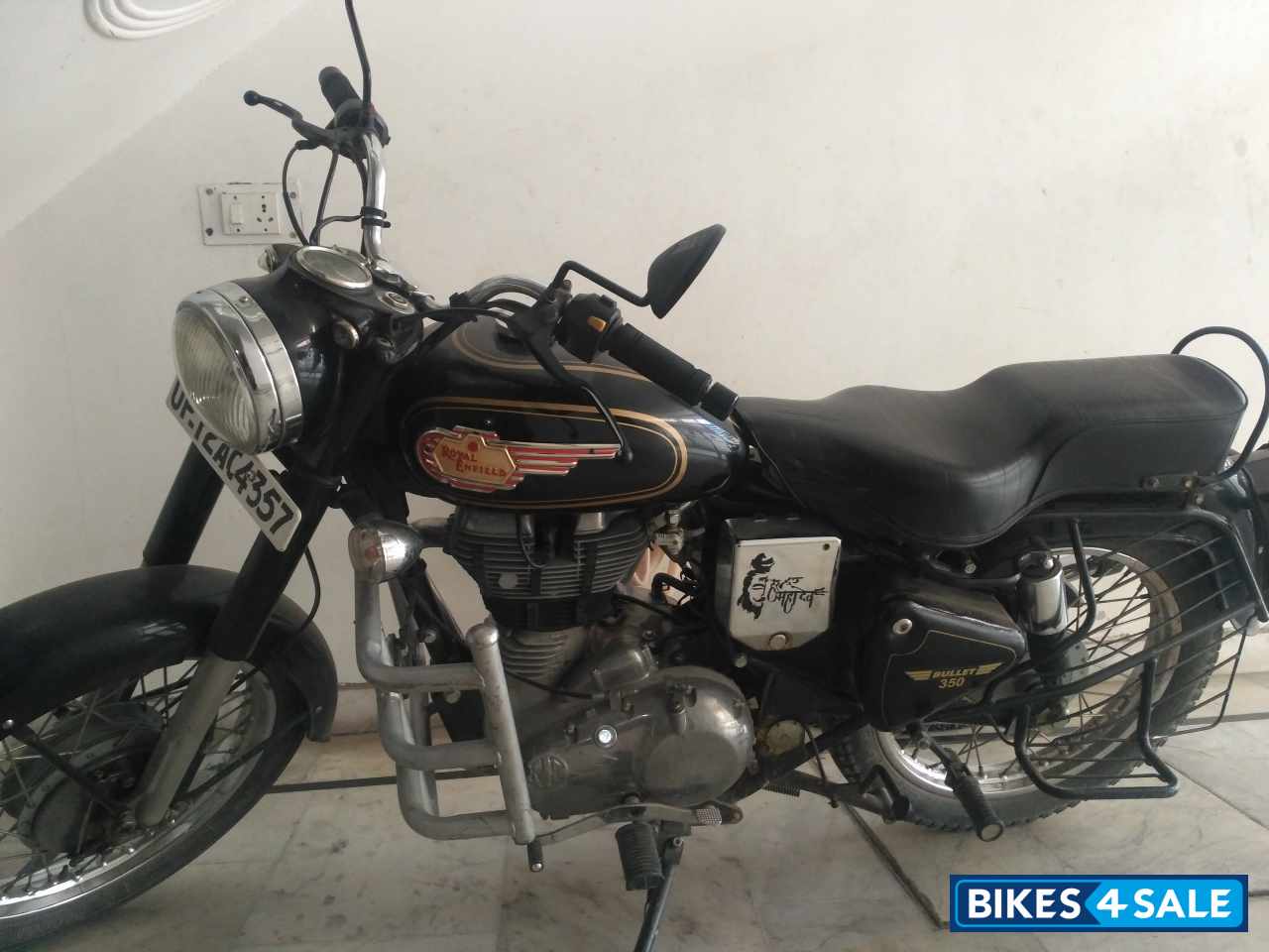 Black Royal Enfield Bullet 350 Twinspark