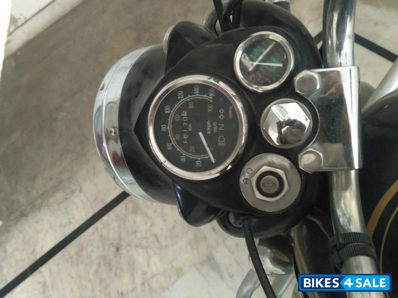 Black Royal Enfield Bullet 350 Twinspark