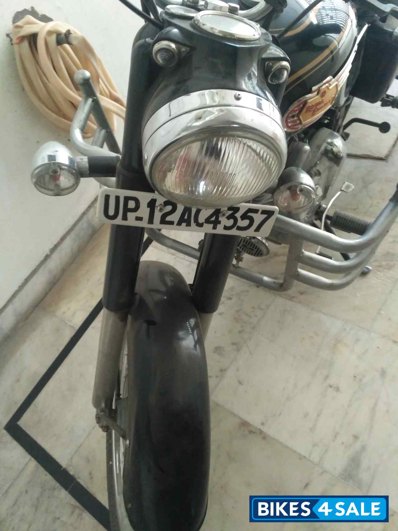 Black Royal Enfield Bullet 350 Twinspark