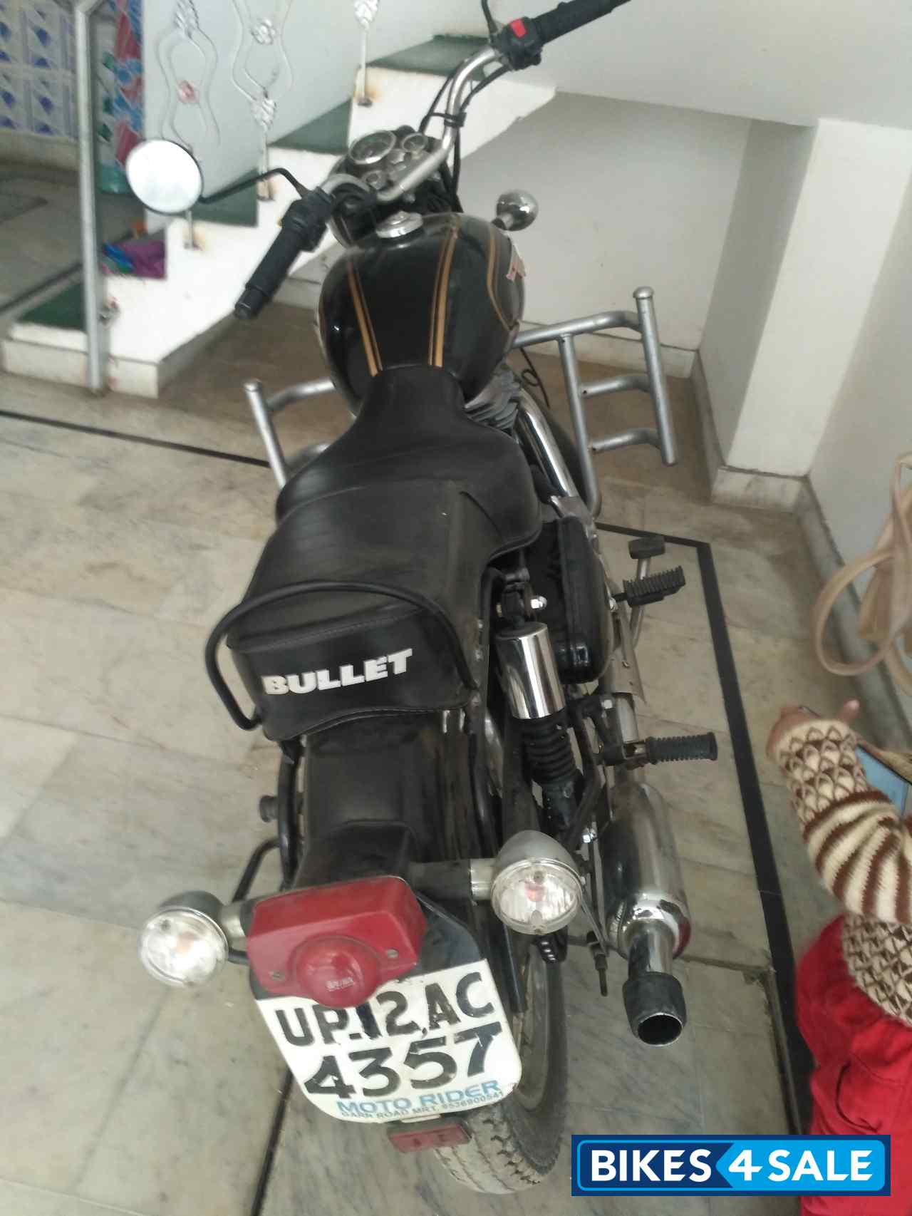 Black Royal Enfield Bullet 350 Twinspark