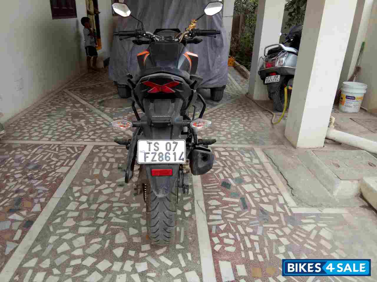 Honda CB Hornet 160R