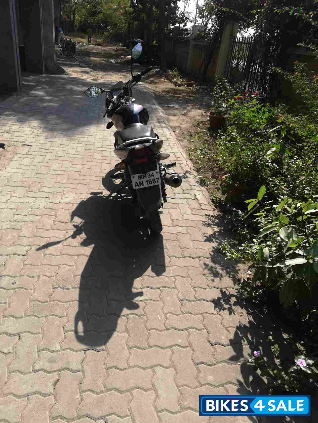 Black Red Bajaj Discover 100T Black Red Bajaj Discover 100T