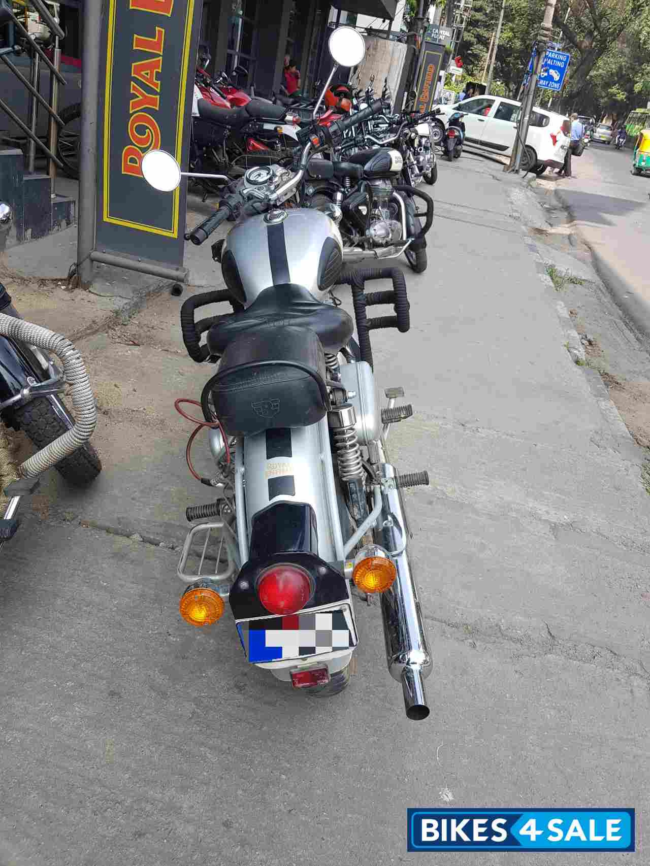 Silver Royal Enfield Classic 350 Silver Royal Enfield Classic 350