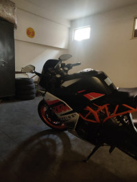 Orange KTM RC 390