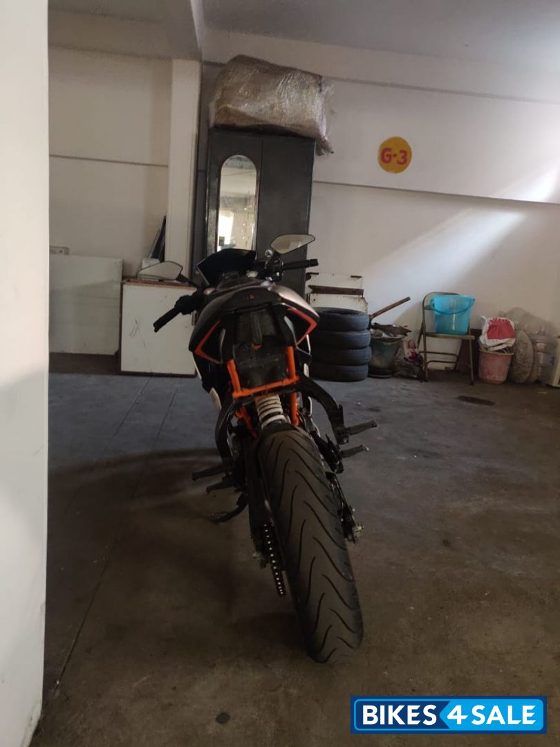 Orange KTM RC 390