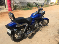Blue Bajaj Avenger Cruise 220