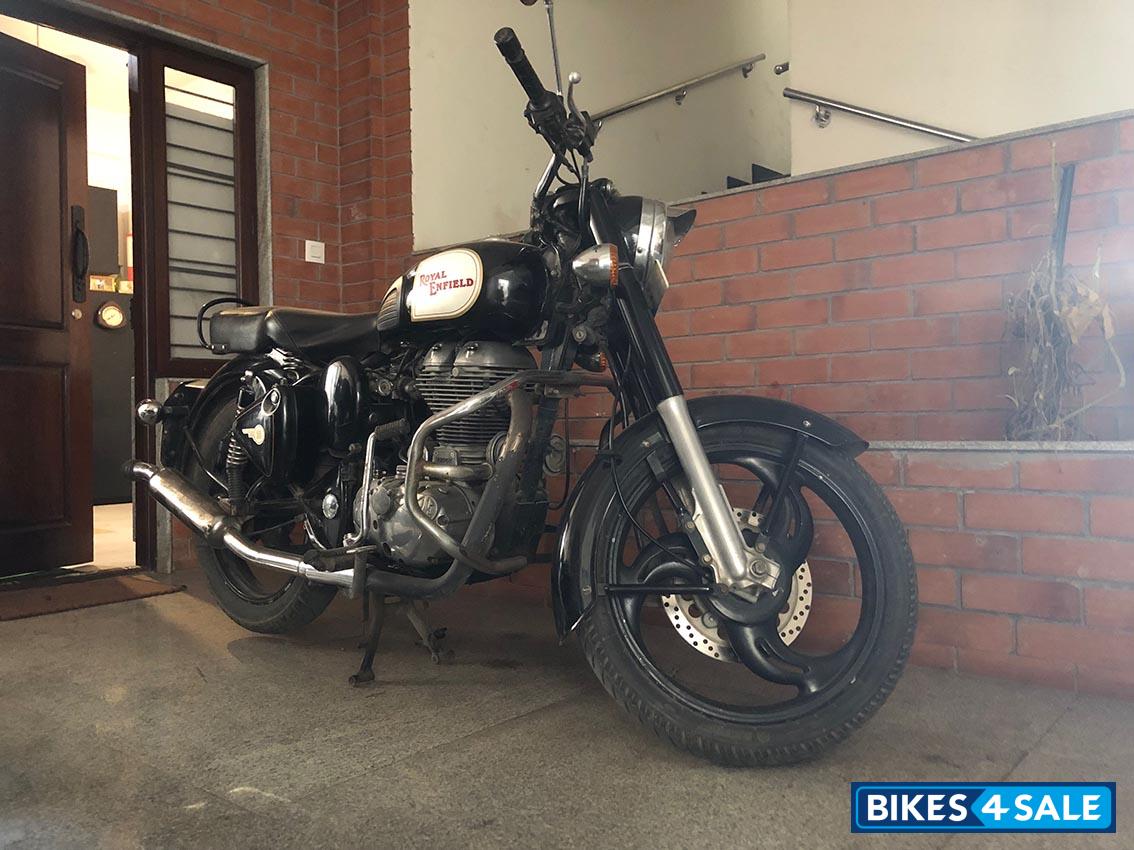 Black Royal Enfield Classic 500 Black Royal Enfield Classic 500