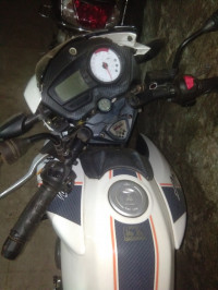 White TVS Apache RTR 160