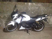 White TVS Apache RTR 160