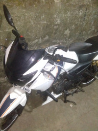 White TVS Apache RTR 160