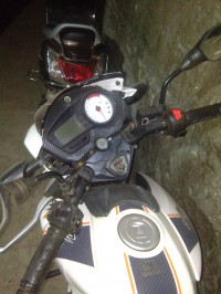 White TVS Apache RTR 160