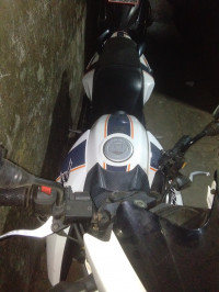 White TVS Apache RTR 160