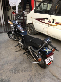 Bajaj Avenger 220 DTS-i