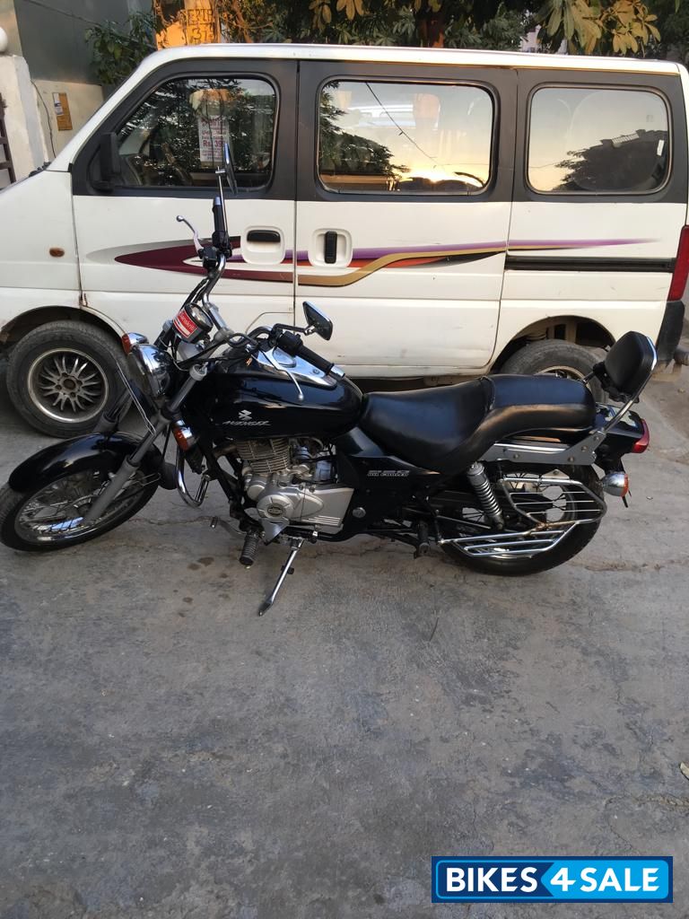 Bajaj Avenger 220 DTS-i