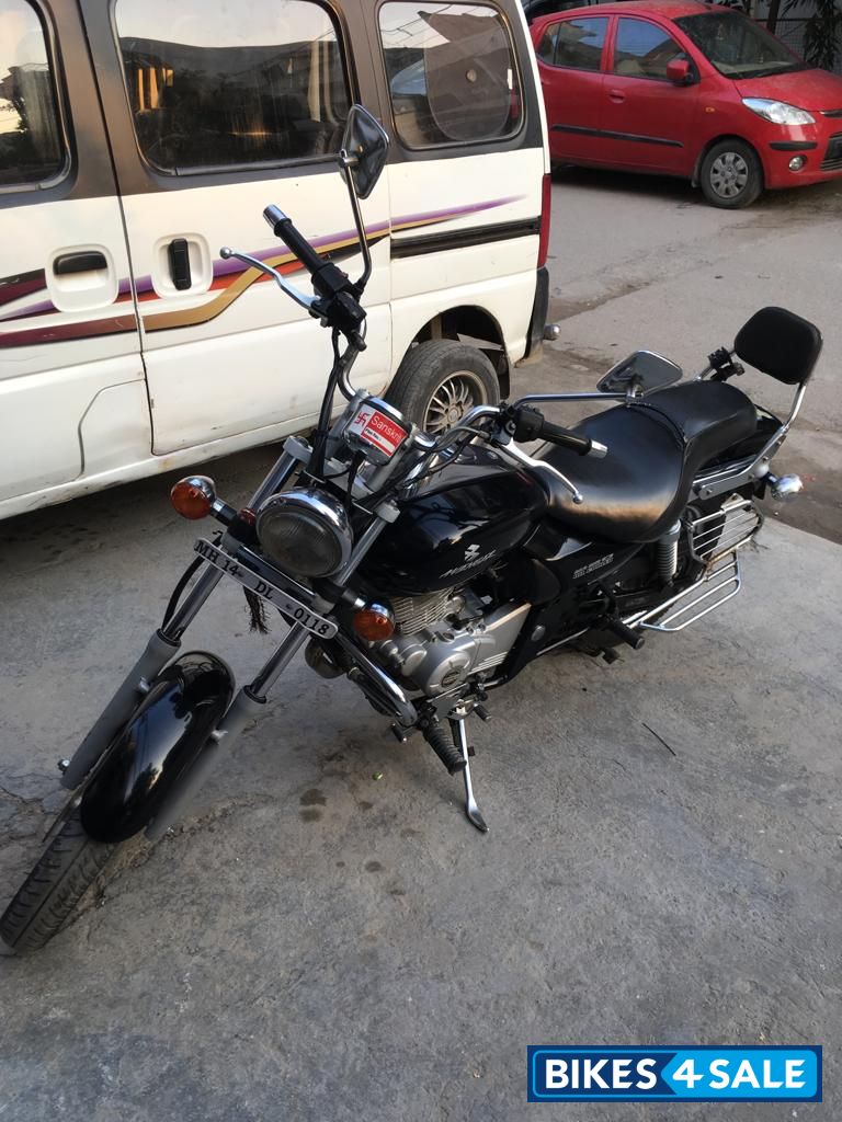 Bajaj Avenger 220 DTS-i