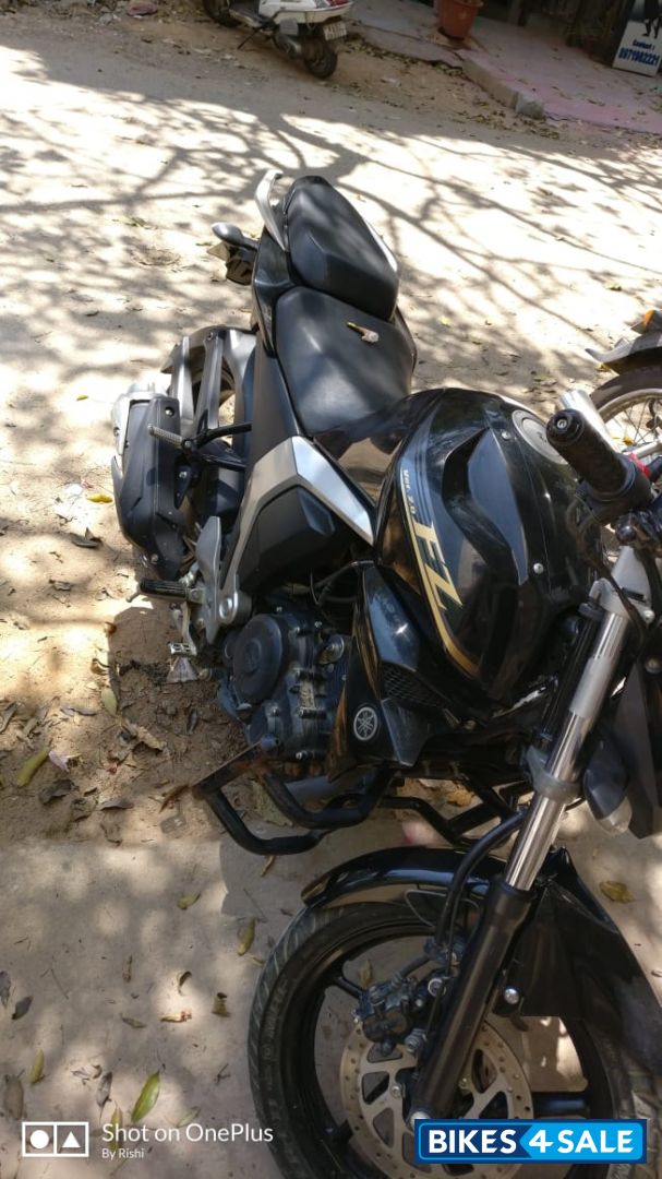 Black Yamaha FZ FI V2 Black Yamaha FZ FI V2