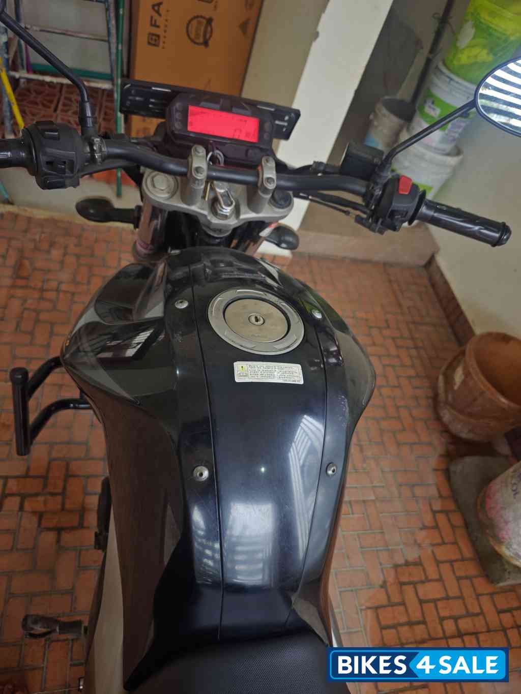 Black Yamaha FZ FI V2