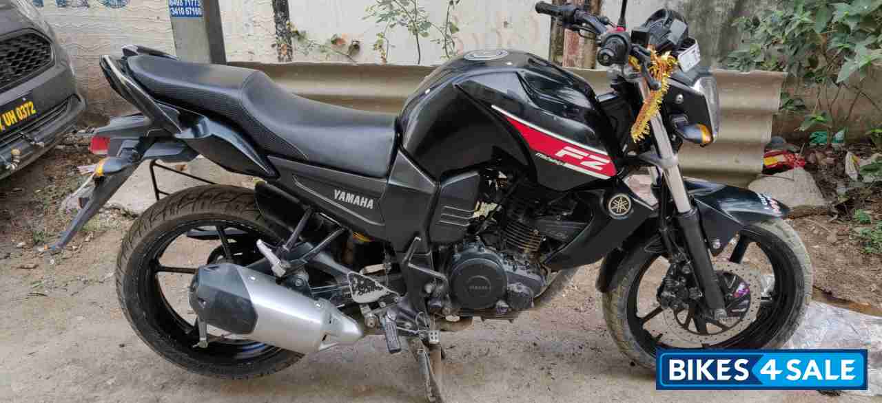 Black N Red Yamaha FZ16