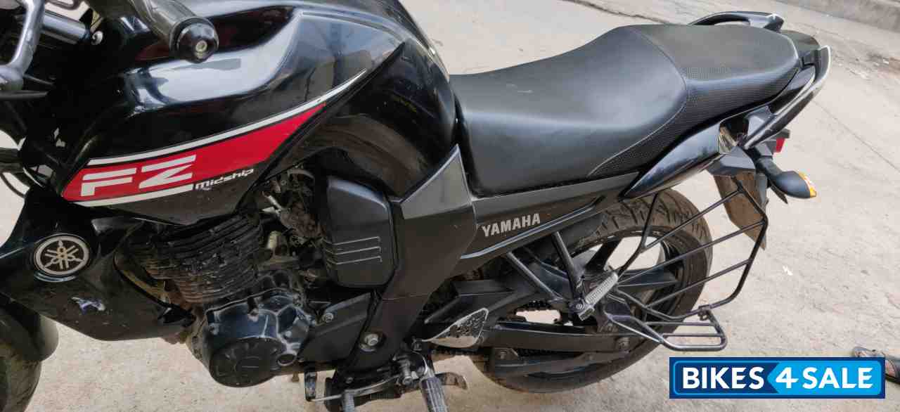 Black N Red Yamaha FZ16