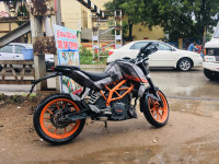 Black KTM Duke 390