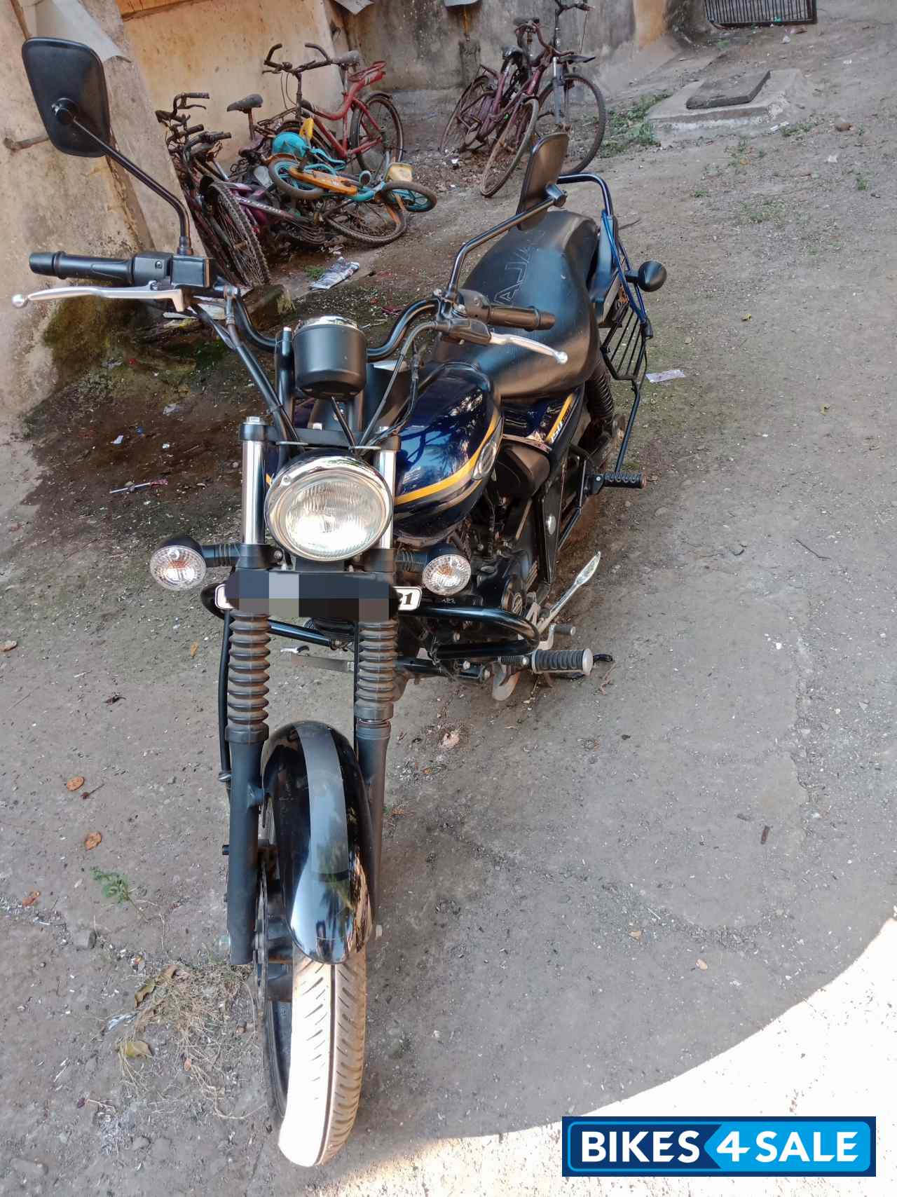Blue Bajaj Avenger Street 150