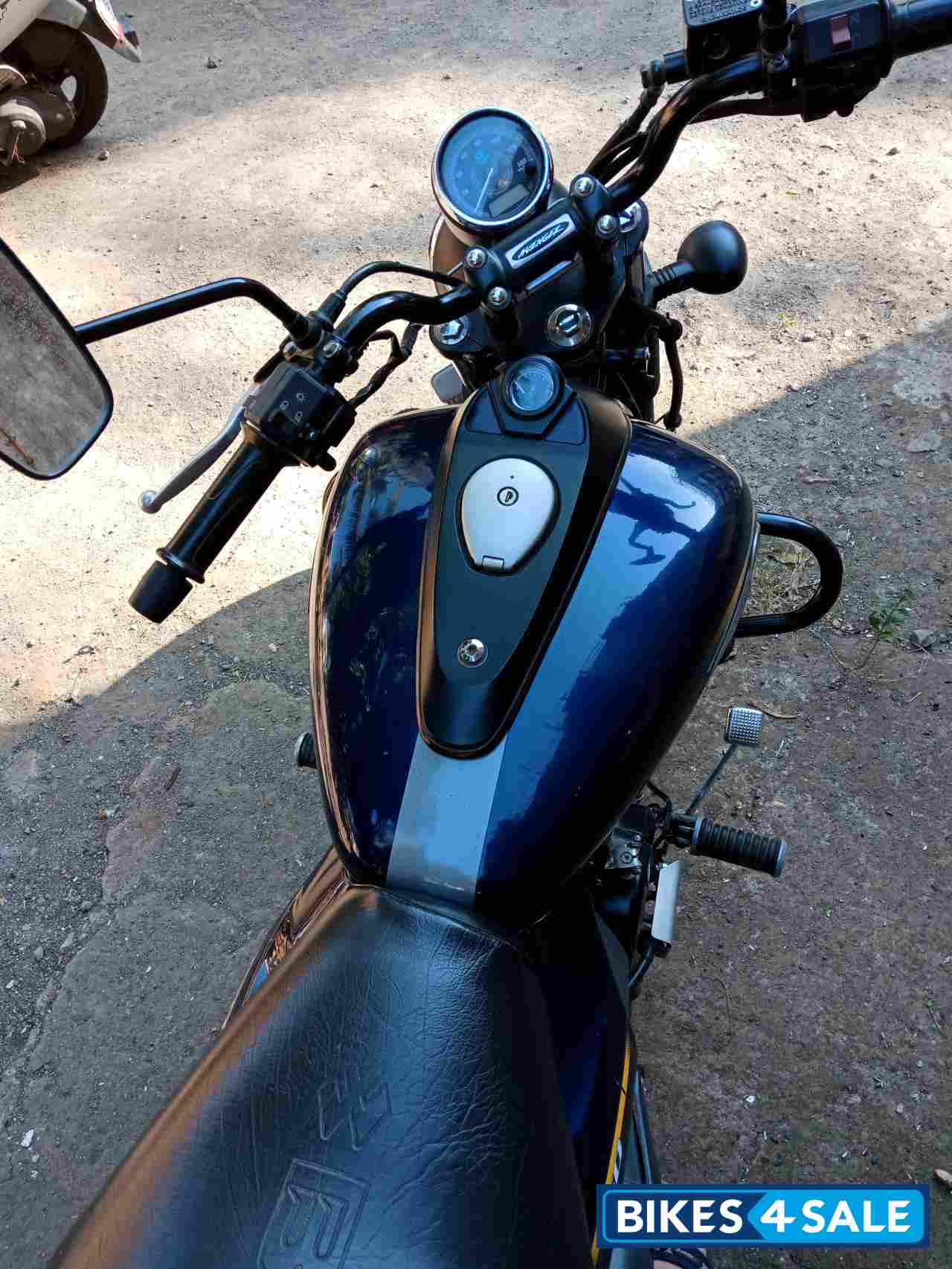 Blue Bajaj Avenger Street 150