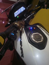 White Bajaj Dominar 400 Disc
