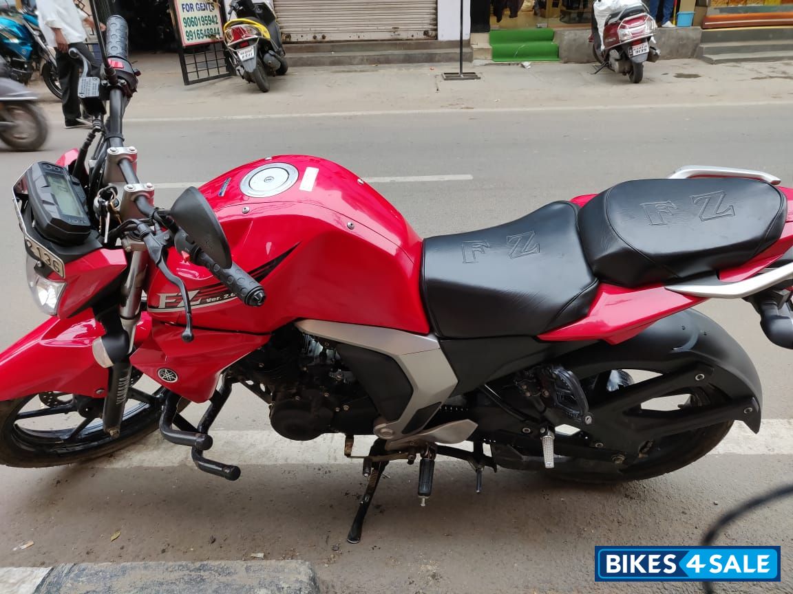 Yamaha FZ FI V2