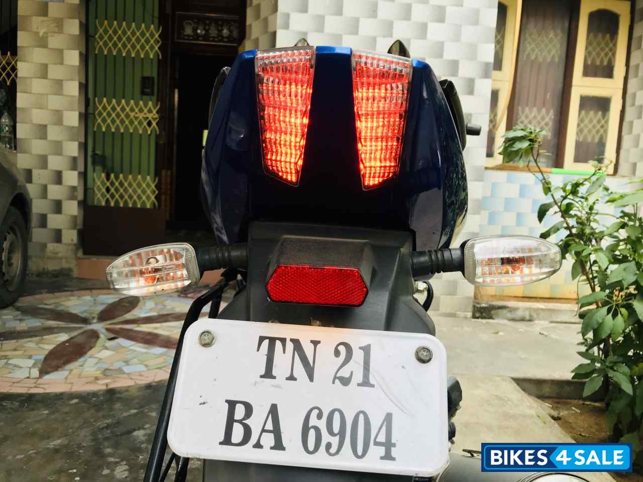 Blue And Black Bajaj Pulsar 220 DTSi Blue And Black Bajaj Pulsar 220 DTSi