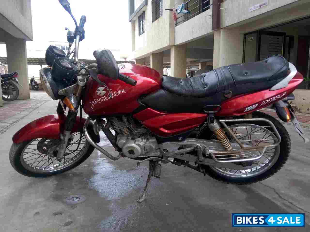 Red Bajaj Pulsar 150 DTSi