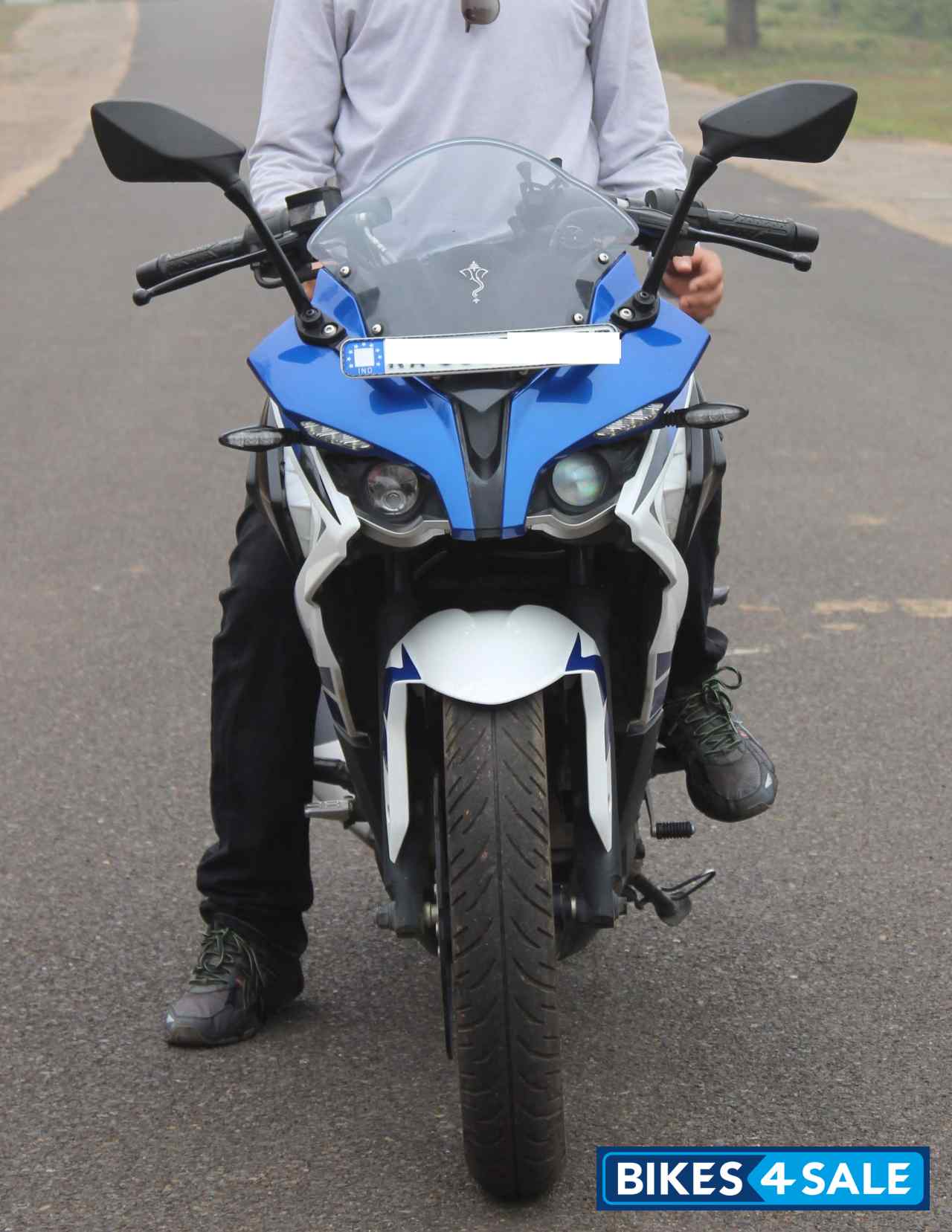 Racing Blue Bajaj Pulsar RS 200 ABS Racing Blue Bajaj Pulsar RS 200 ABS