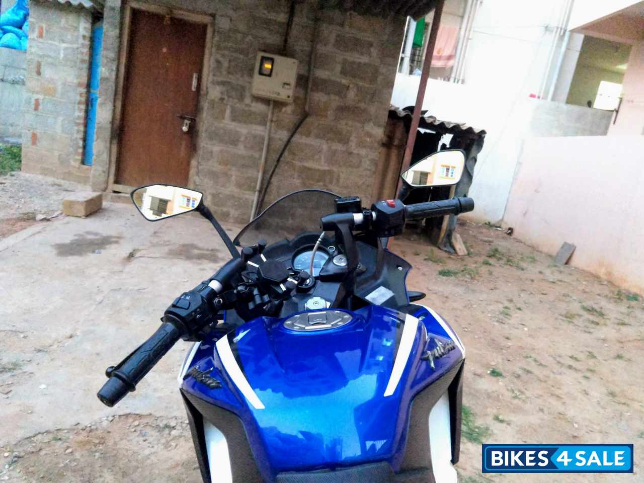 Racing Blue Bajaj Pulsar RS 200 ABS Racing Blue Bajaj Pulsar RS 200 ABS