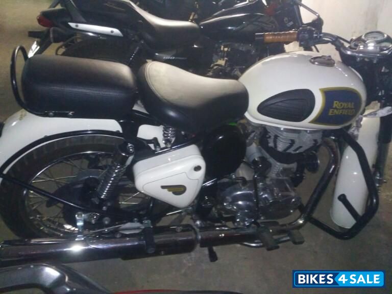 Ash White Royal Enfield Classic 350 Ash White Royal Enfield Classic 350