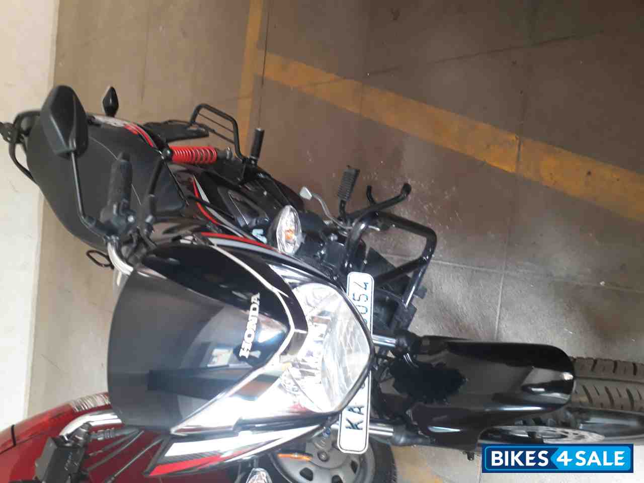 Black Honda CB Shine