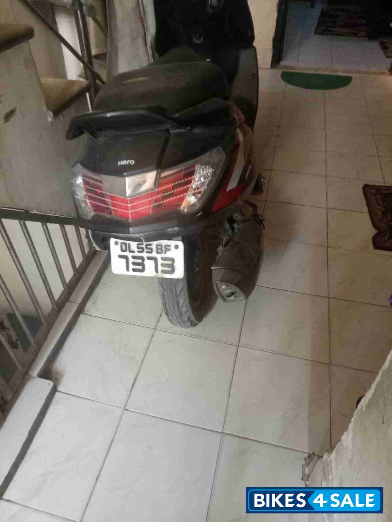 White & Red Hero Maestro Edge 125