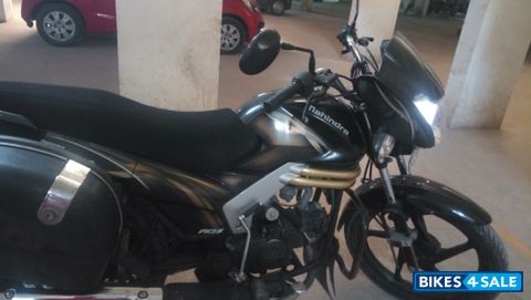 Black Mahindra Centuro