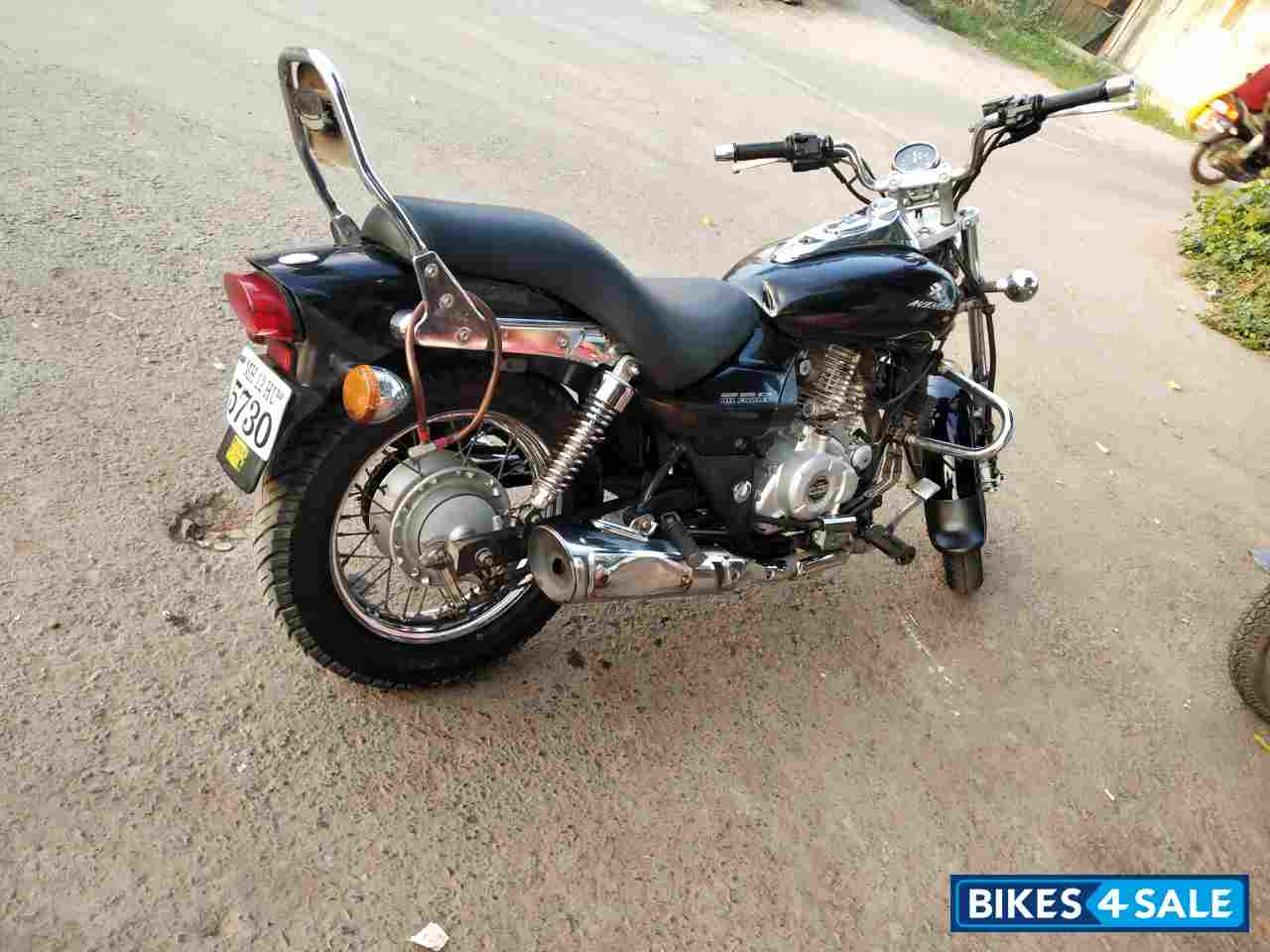 Bajaj Avenger 220 DTS-i