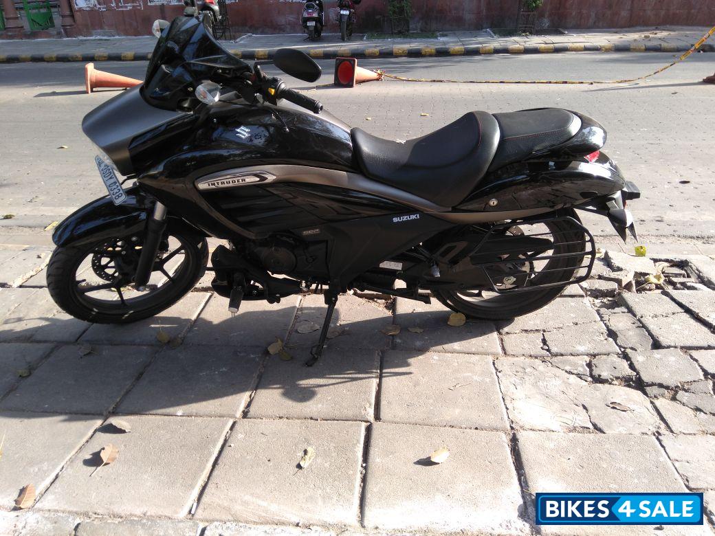 Black Suzuki Intruder 150