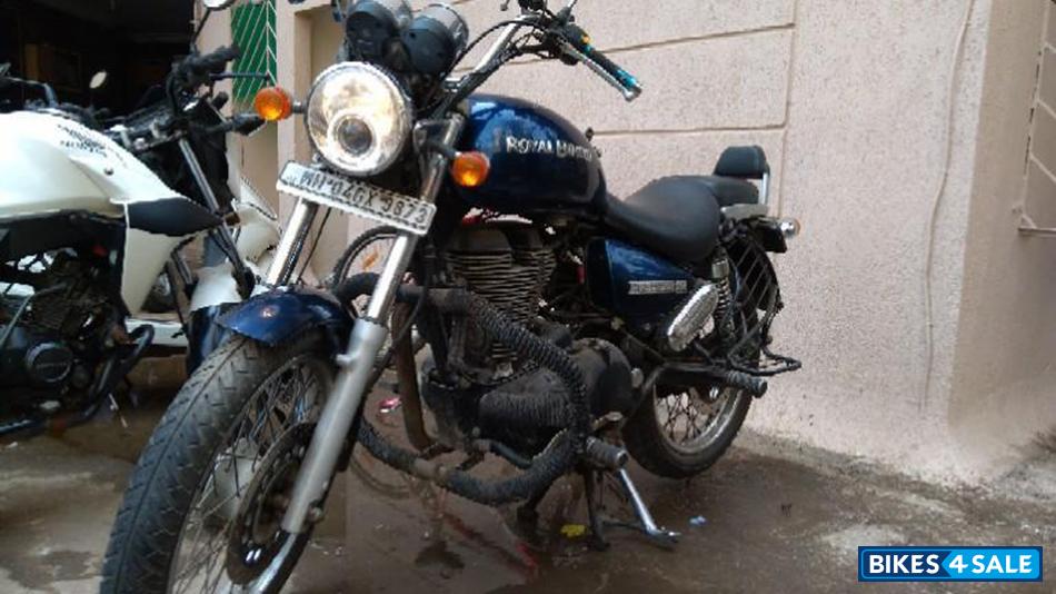 Blue Royal Enfield Thunderbird 500