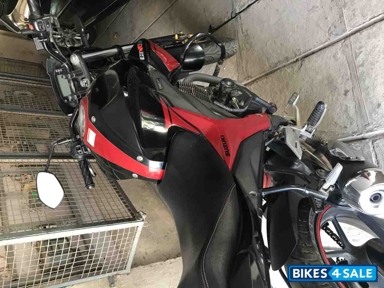 Red And Black Suzuki Gixxer 150
