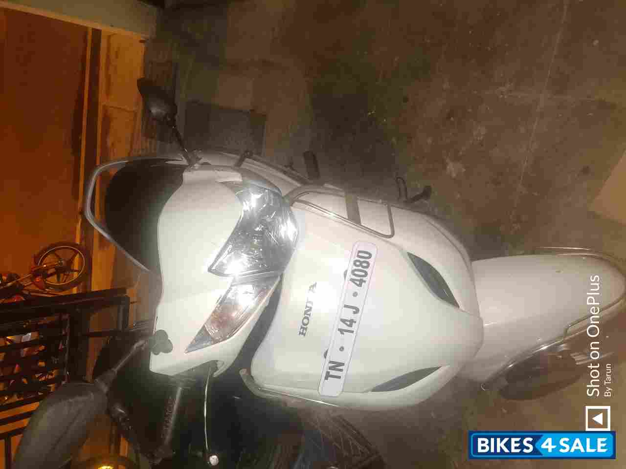 White Honda Activa 3G